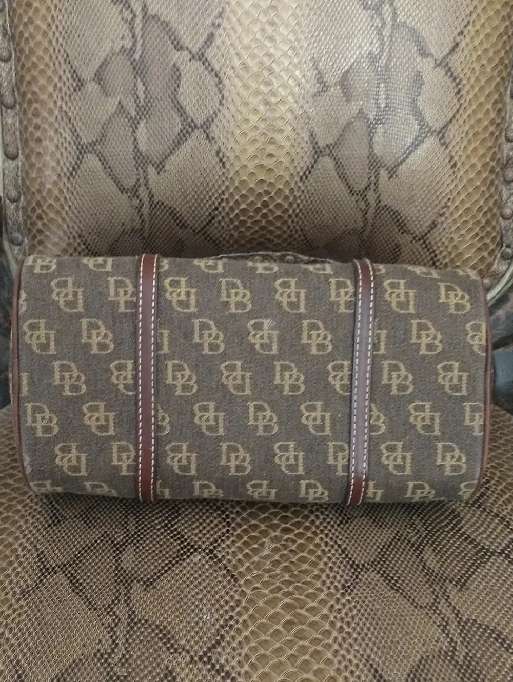 Dooney & Bourke Monogram Fabric Handbag 👜 - Picture 3 of 10